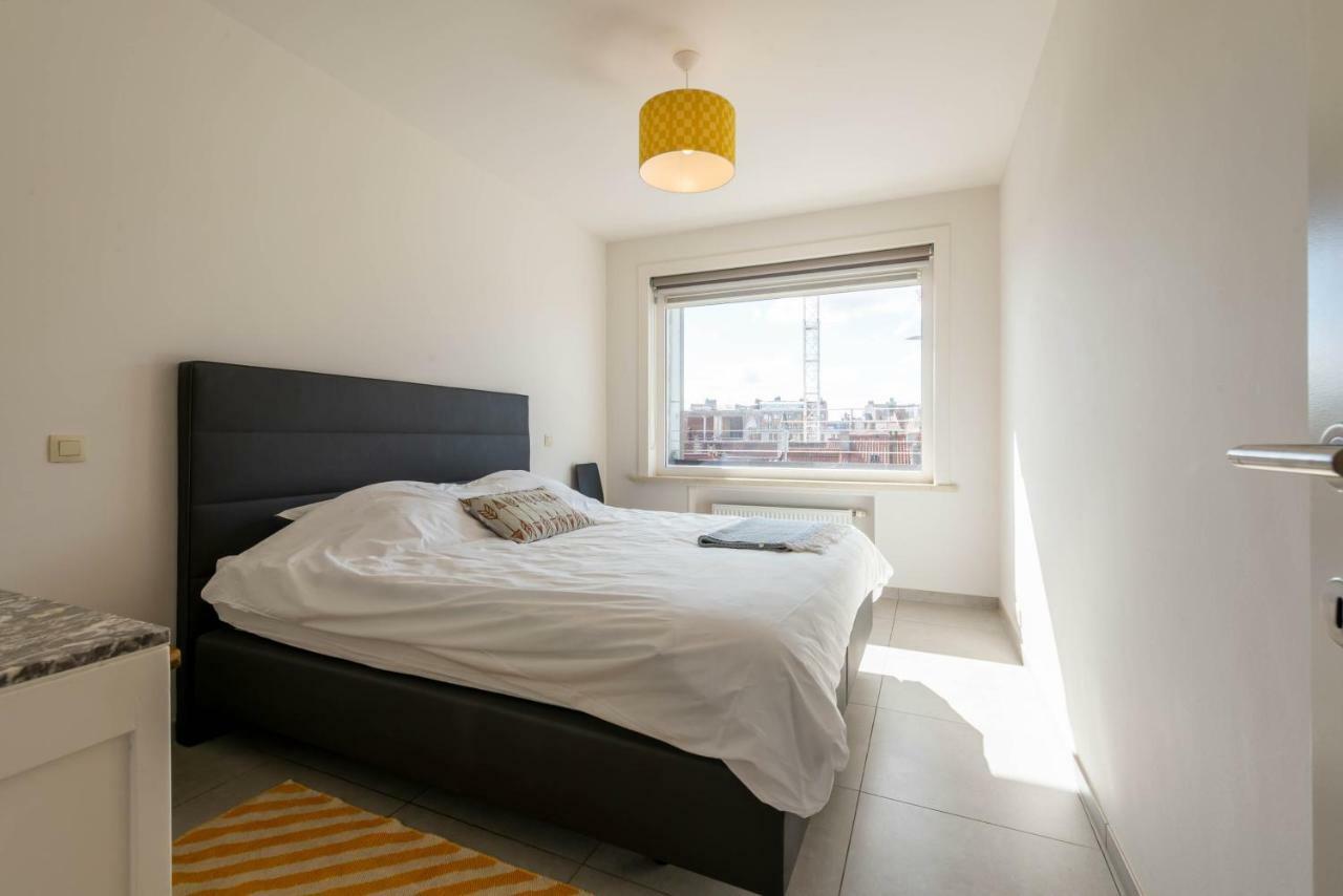 Modern Apartment With Free Parking Oostende Bagian luar foto