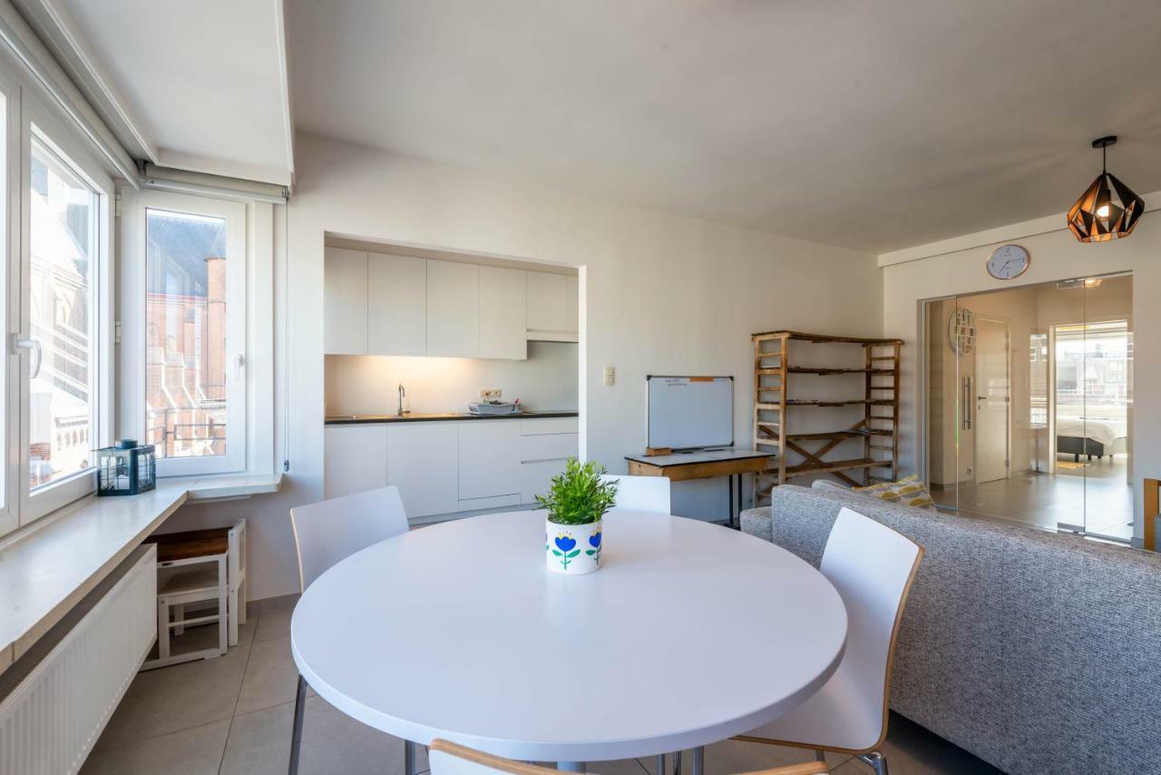 Modern Apartment With Free Parking Oostende Bagian luar foto