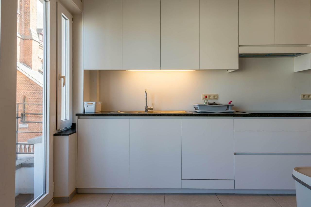 Modern Apartment With Free Parking Oostende Bagian luar foto