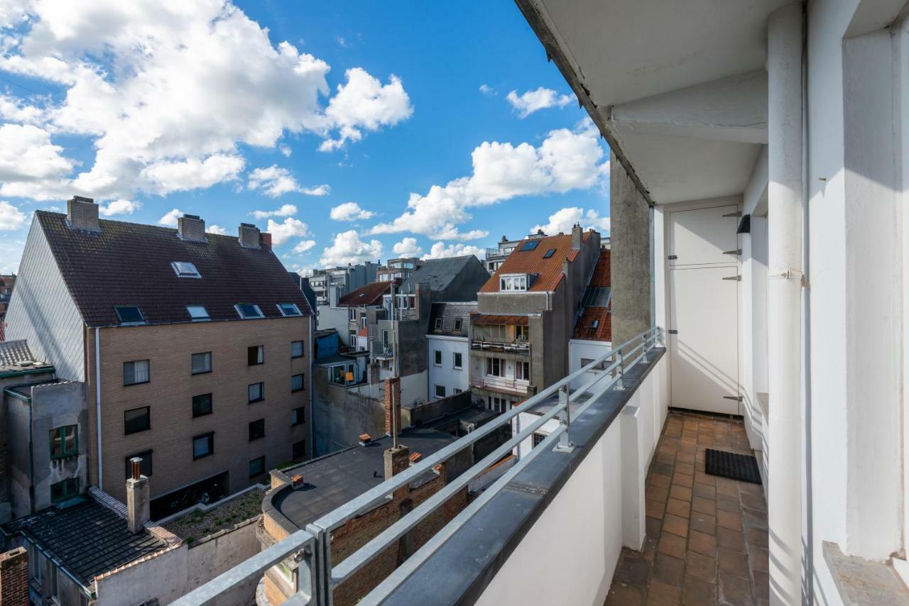 Modern Apartment With Free Parking Oostende Bagian luar foto