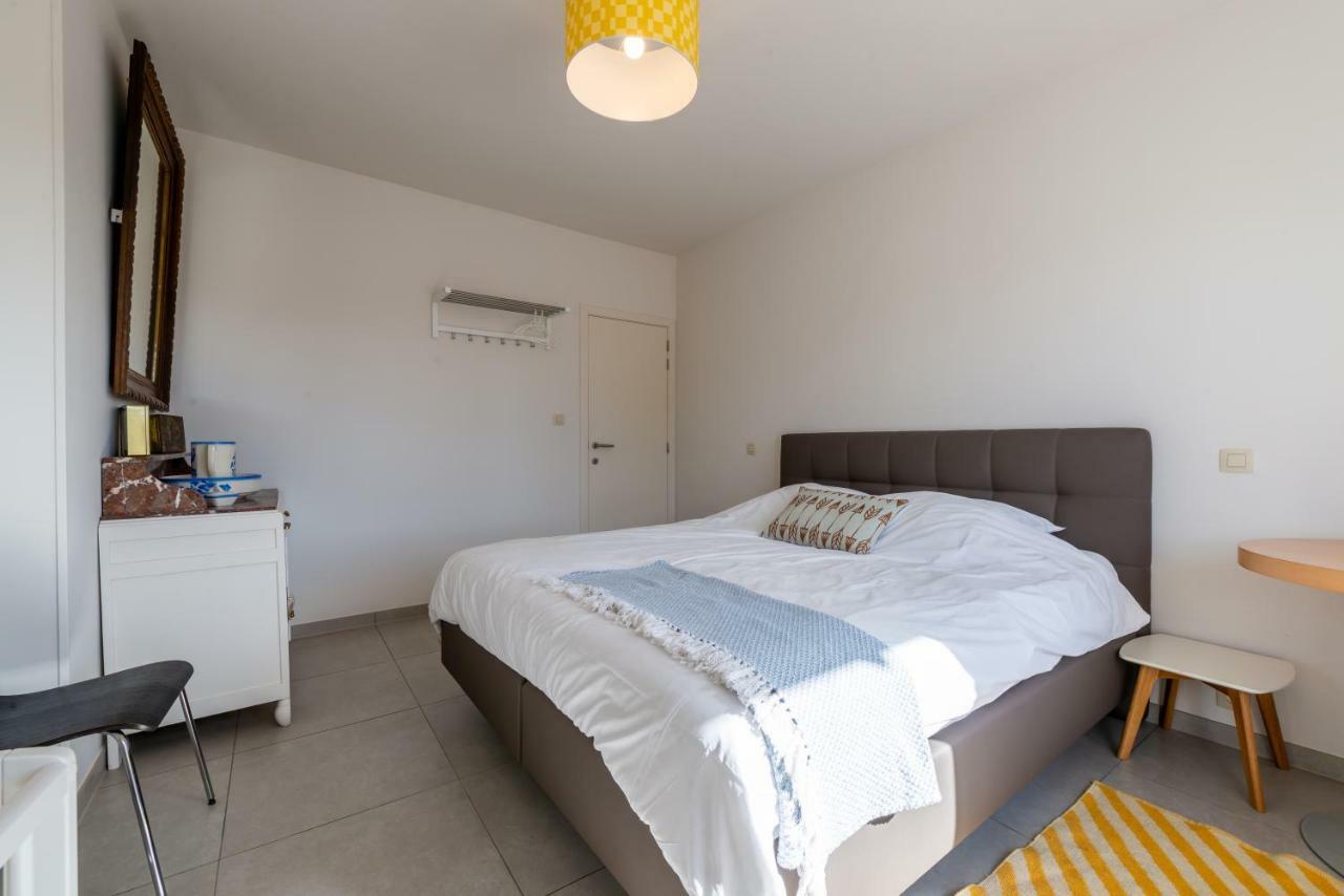 Modern Apartment With Free Parking Oostende Bagian luar foto